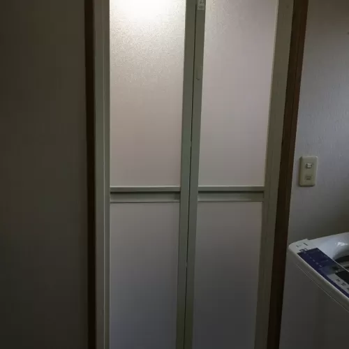 徳島市名東町で浴室ドアの取替をしました。のサムネイル