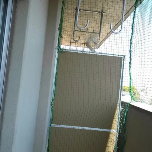 マンションの隔壁板の取り換えとハトネットの設置をしましたのサムネイル